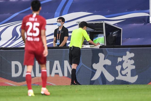 组图：世界杯-法国VS英格兰 拉什福德助攻萨卡破门